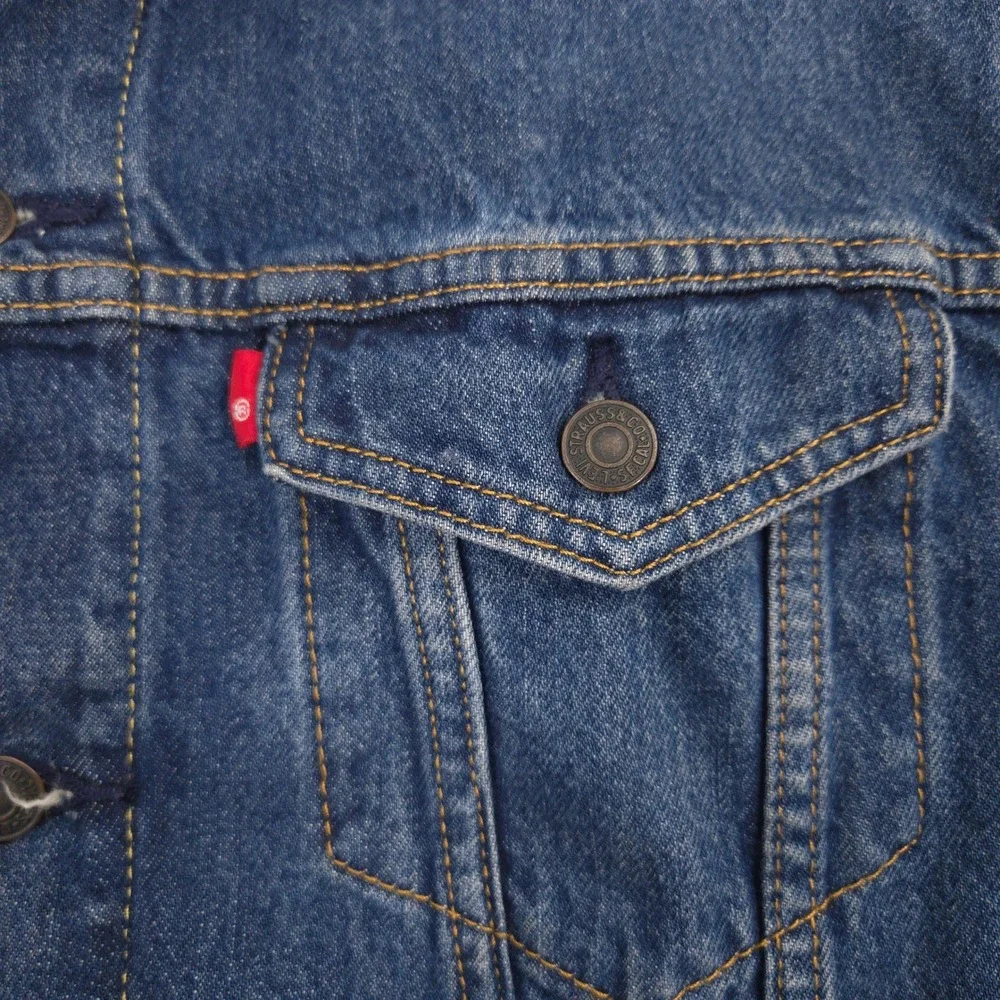 Levis‎ Trucker Jacket Mens L Blue Fort Mason Camo Patch Back Medium Wash Denim